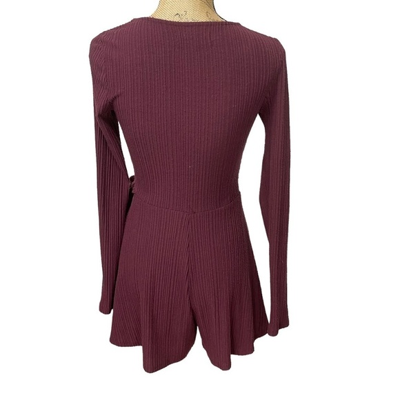 Urban Outfitters Burgundy Wrap Romper Size Small - Picture 7 of 13